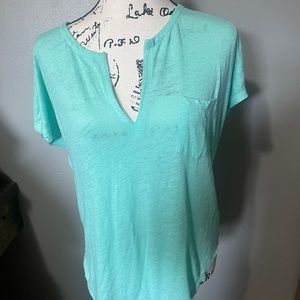 Lilly Pulitzer linen v neck size medium